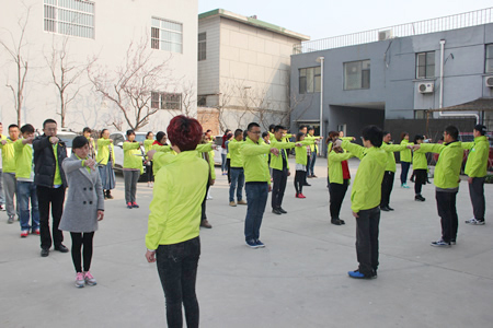 圣宠培训：晨会剪刀操