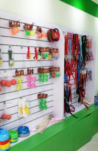 圣宠无锡崇安区东风家园宠物店产品展示区