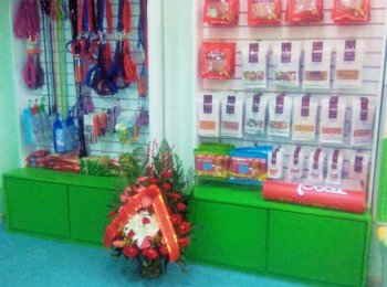 圣宠长治城区凯旋广场宠物店产品展示区