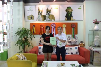 黑龙江饶河魏女士成功签约圣宠宠物连锁店