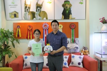  海南万宁邹女士成功签约圣宠宠物连锁店