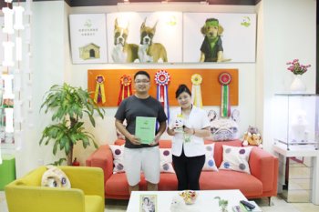 云南丽水周先生成功签约圣宠宠物连锁店