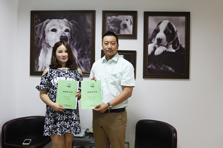 陕西咸阳高女士成功签约圣宠宠物连锁