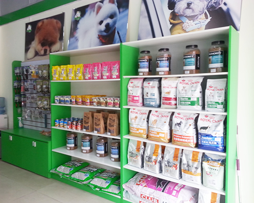 圣宠遵义县万寿广场宠物店产品展示区