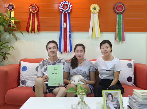 唐山的孙女士成功签约圣宠宠物连锁品牌