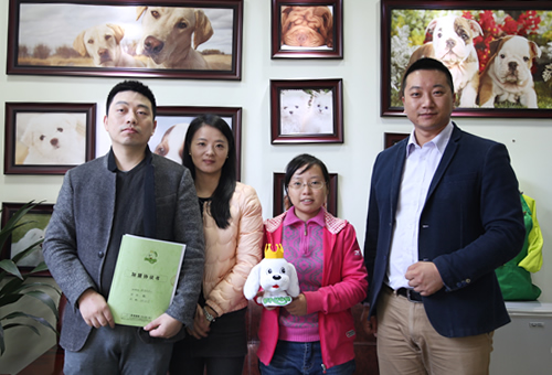 重庆的龙先生成功签约圣宠宠物连锁店