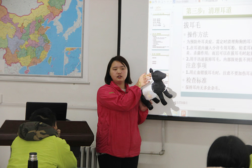 ��ʥ����ѵ����31��ѧԱϴ������ʾ������