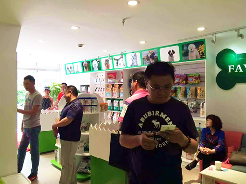 圣宠宠物呼市雅阁星城店产品区