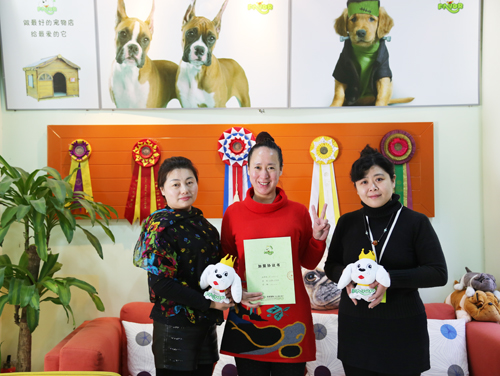 河北朱女士成功签约圣宠宠物连锁店