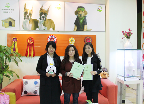 安徽亳州苏女士成功签约圣宠宠物连锁店