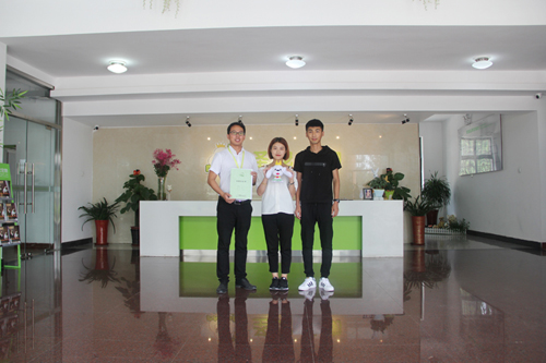 祝贺圣宠新“家”盟商，山东杨女士成功签约圣宠轻新店！